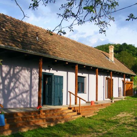 Bakancstanya Ketbodony Extérieur photo